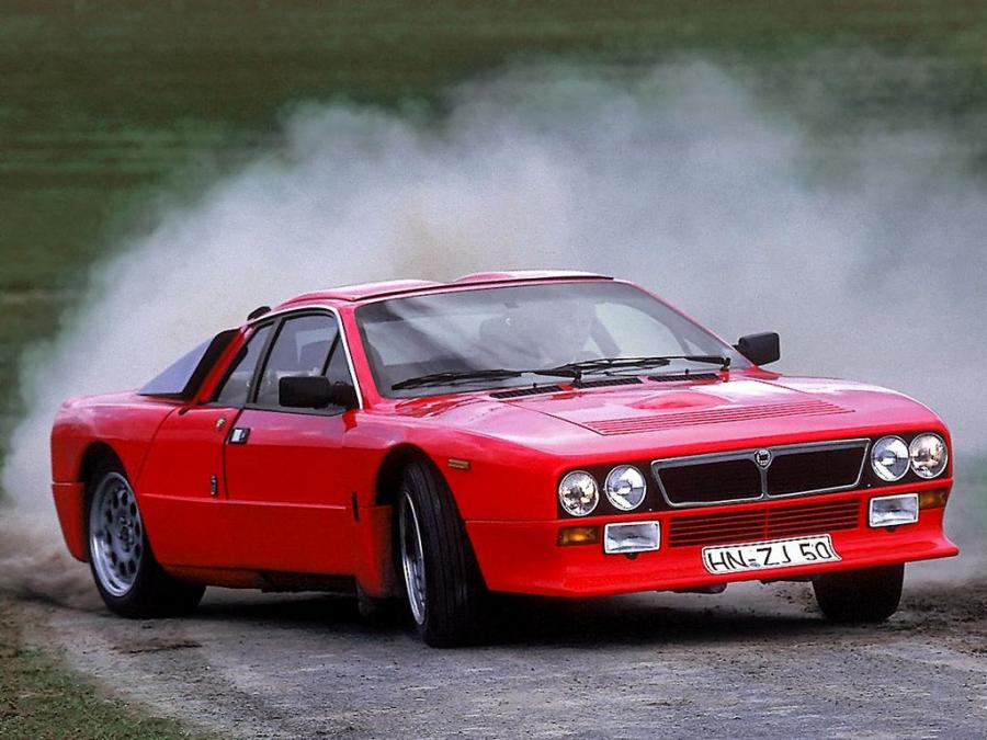  Lancia Rally 037 Stradale 1982 года  (фото 16 из 16)